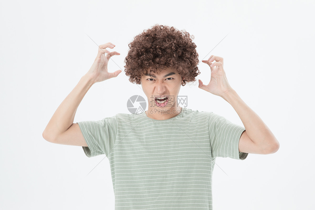爆炸头男性压力大