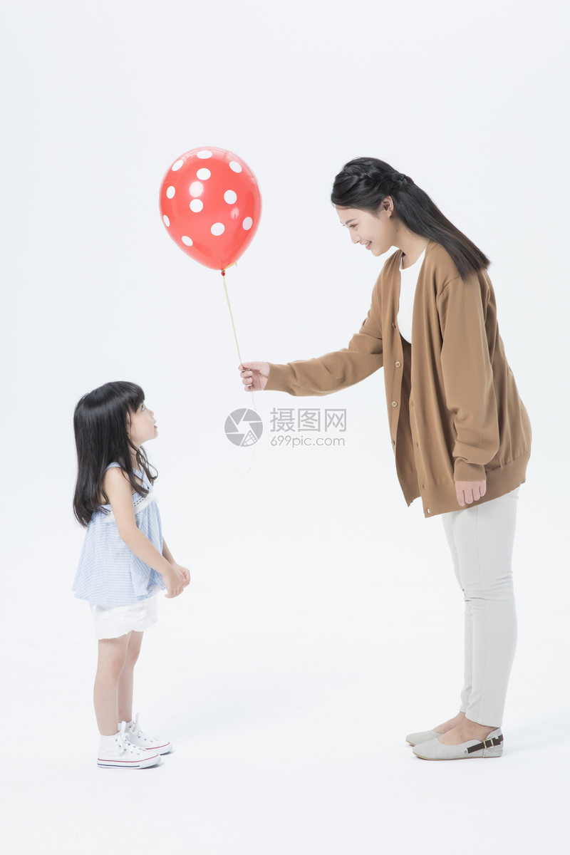 母女玩气球