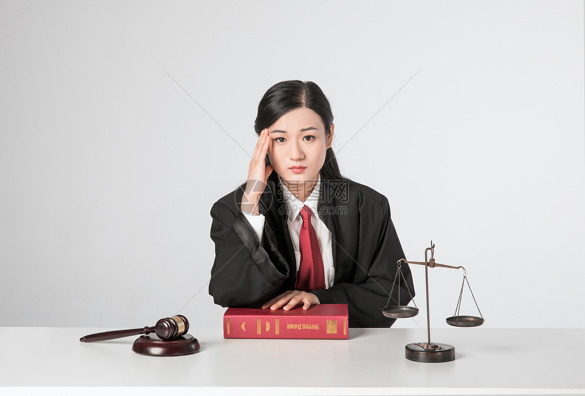 女律师 
