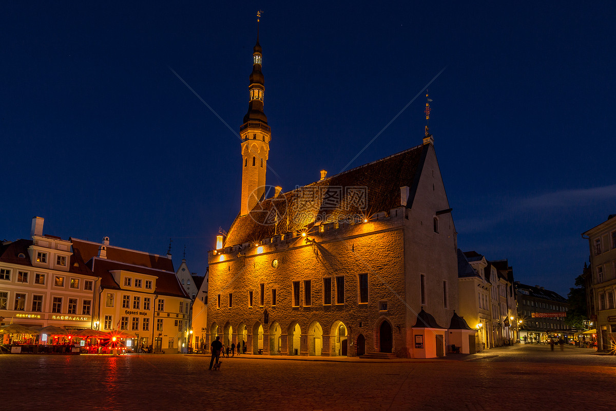 图片 照片 建筑空间 爱沙尼亚首都塔林中世纪老城美丽的夜景风光.