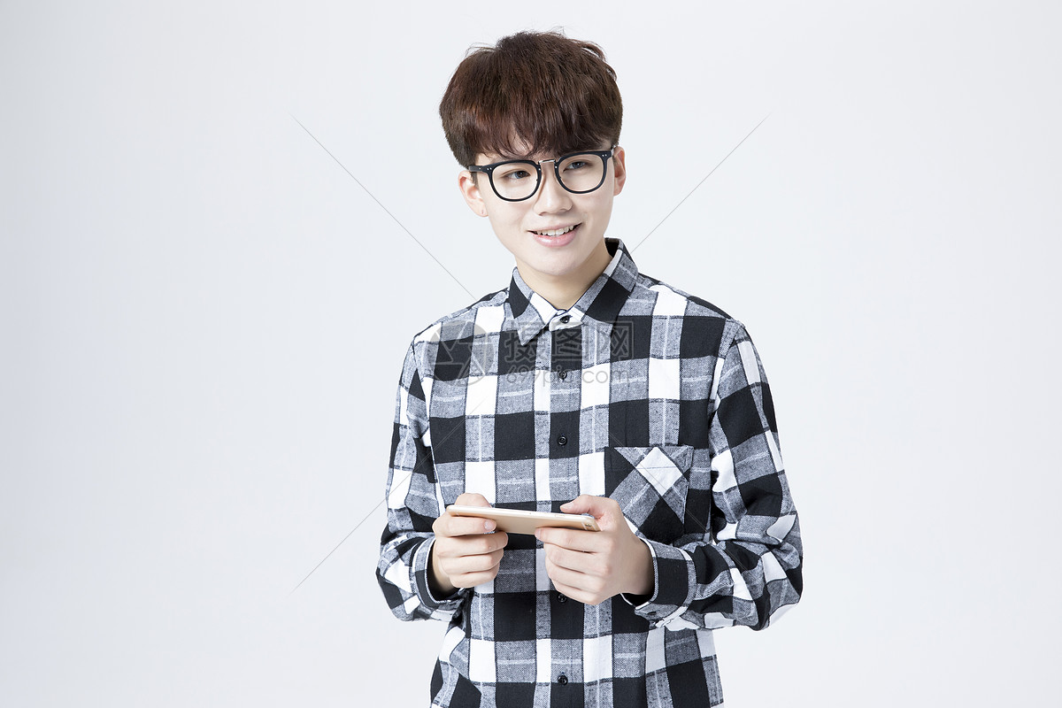 男大学生玩手机图片素材_免费下载_jpg图片格式_VRF高清图片501004967_摄图网
