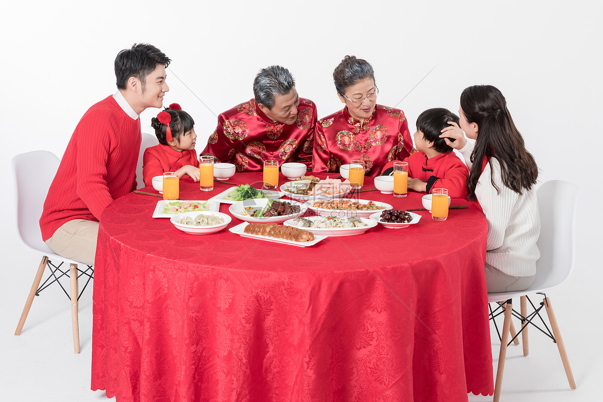新年家庭年夜饭