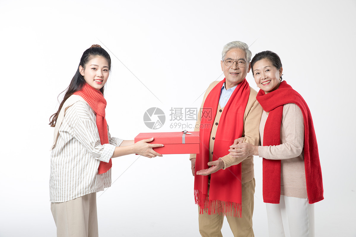 女儿过年送礼
