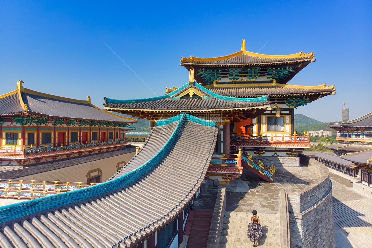 湖北襄阳旅游景点唐城城墙上