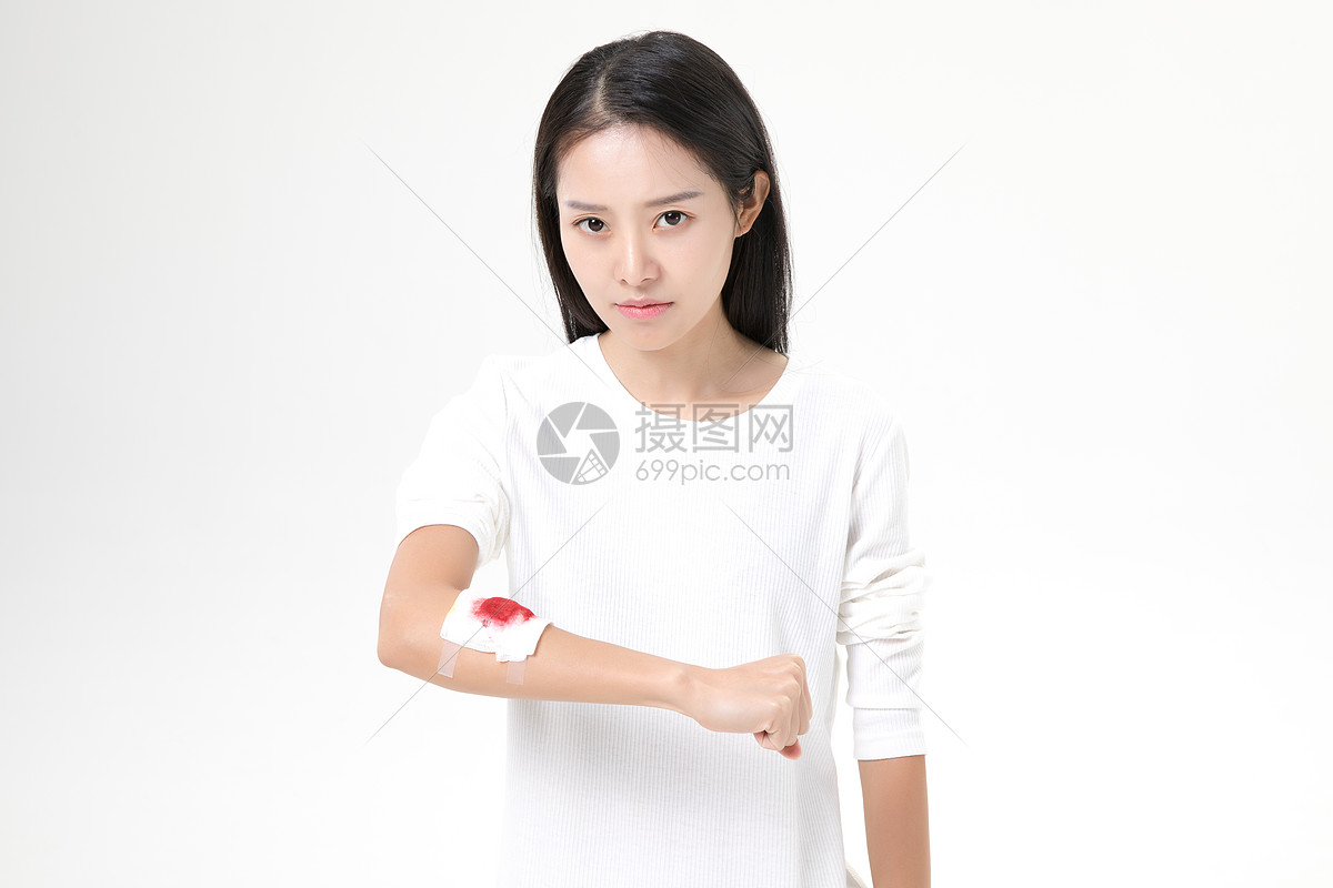 手臂受伤包扎