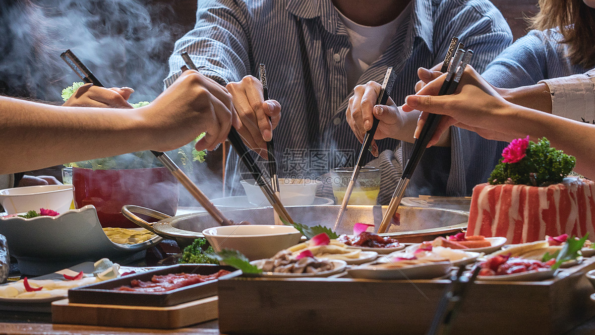 火锅美食青年聚会