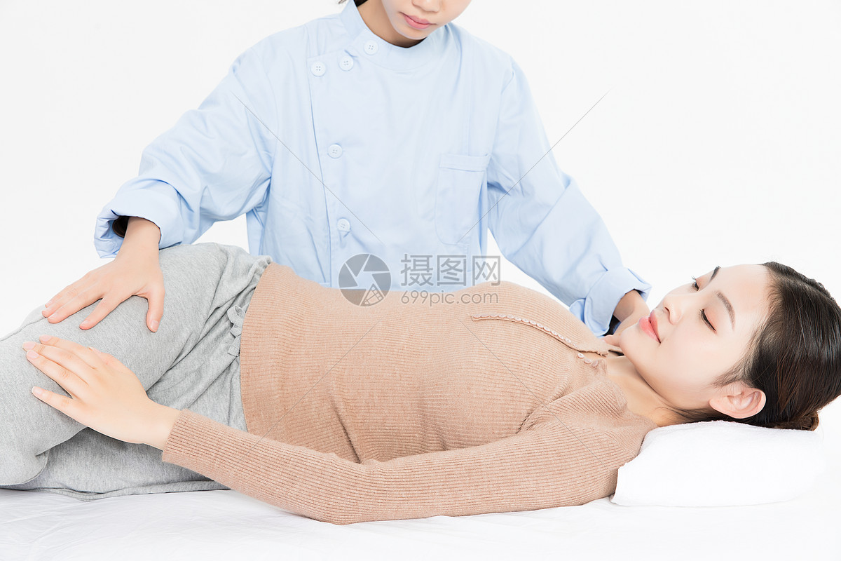 美女养生腿部按摩