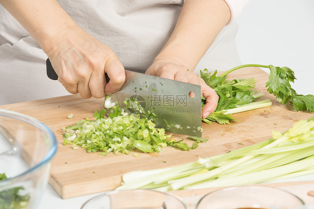 切菜准备食材