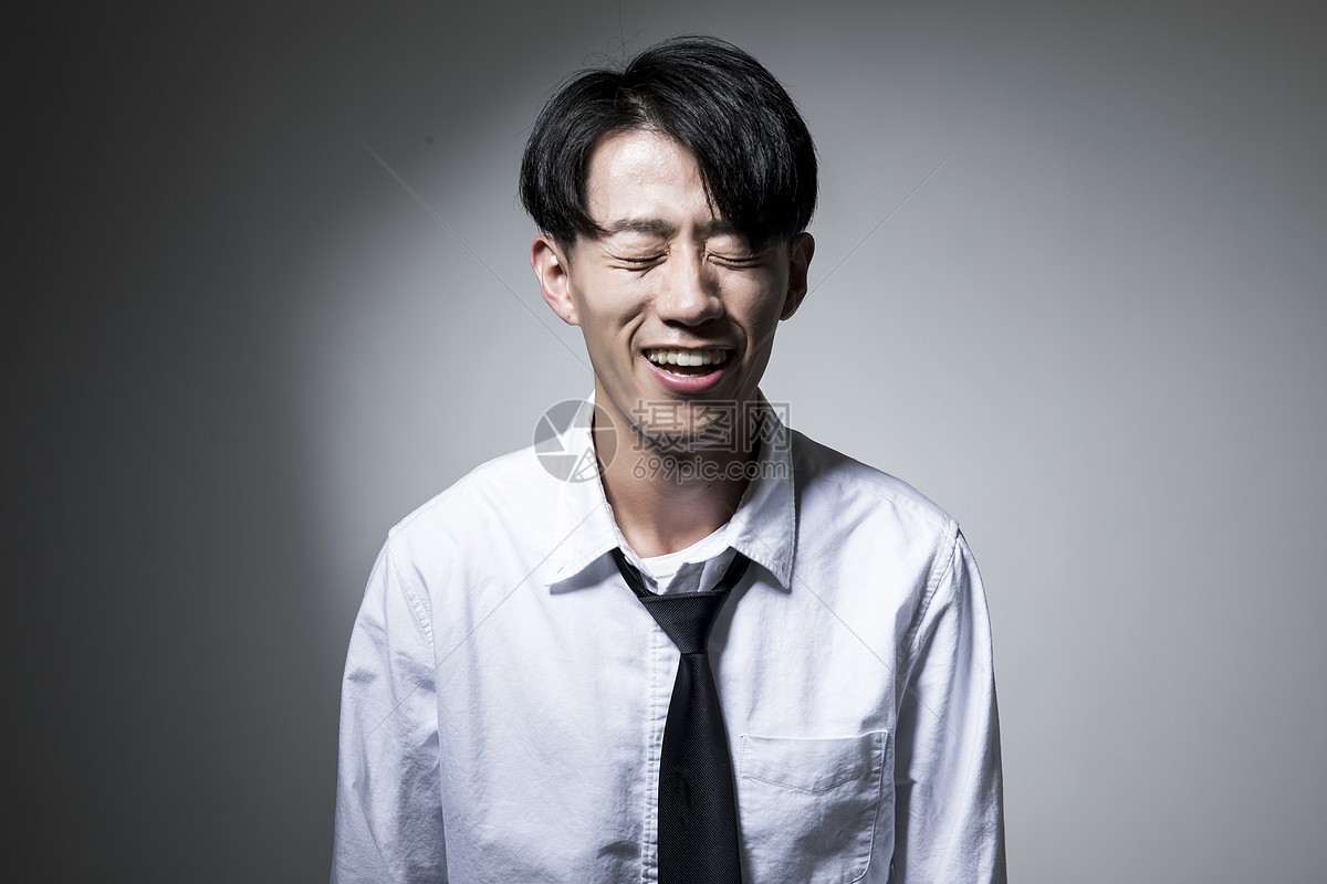 商务男性开心高兴