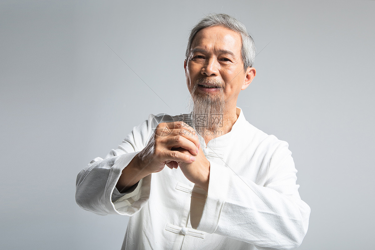 老人作揖