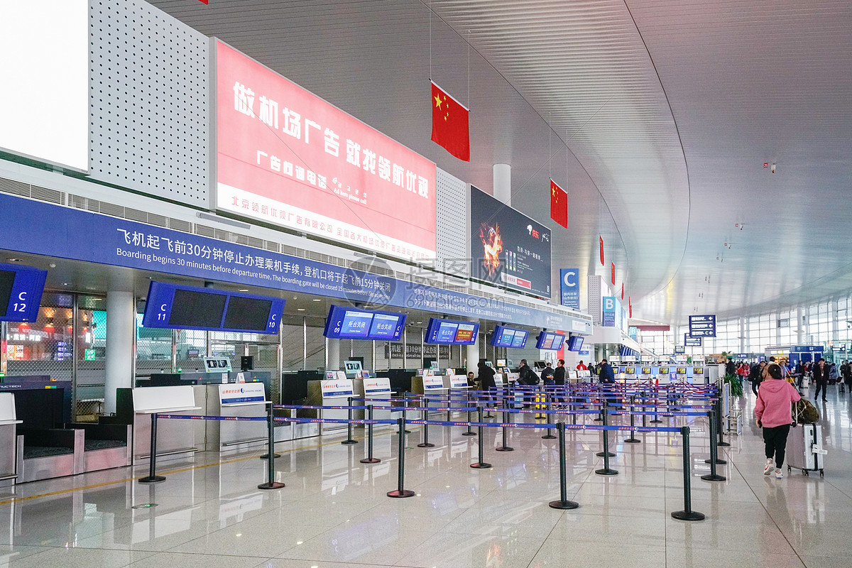 深圳机场值机柜台灯箱-机场媒体-博明传媒
