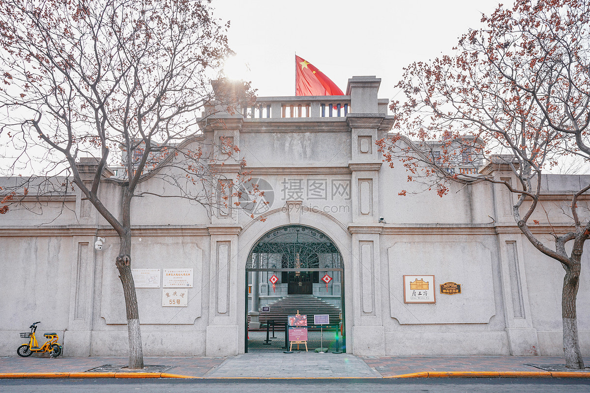 天津庆王府大门