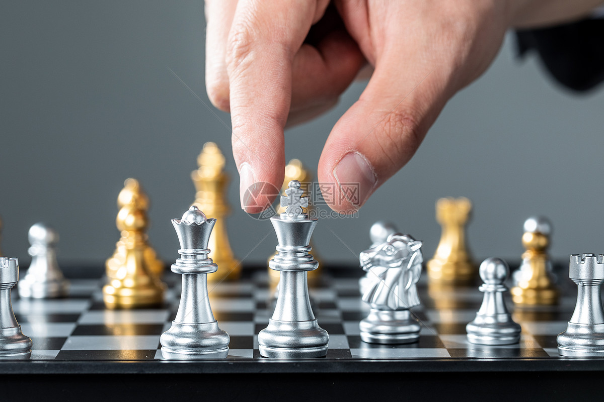 国际象棋博弈棋局图片