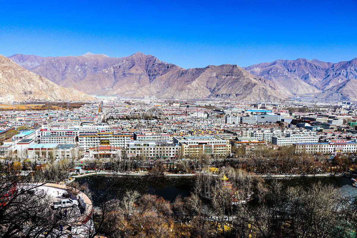 【携程攻略】拉萨八廓街景点,八廓街位于西藏自治区拉萨市城关区，是拉萨最著名的转经道和商业中心…