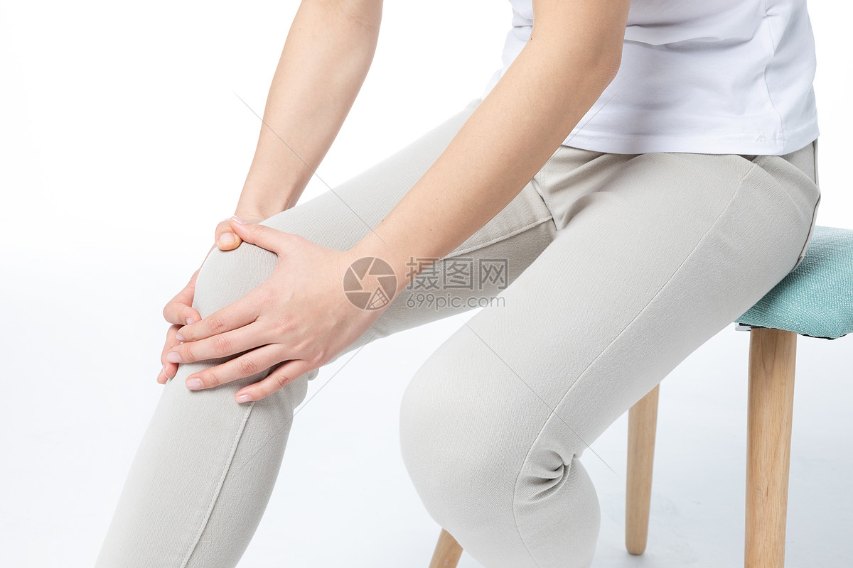 女性膝盖疼