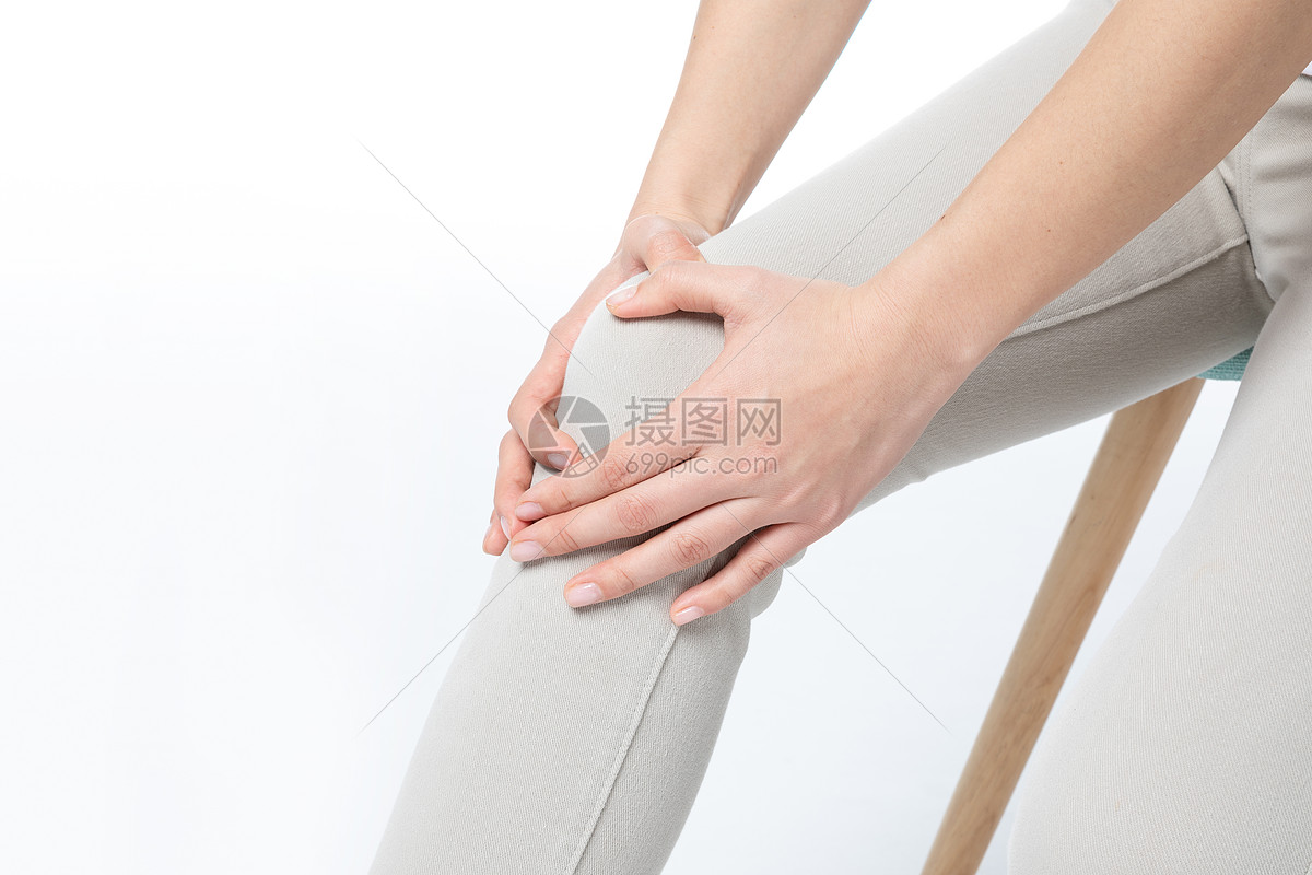 女性膝盖疼