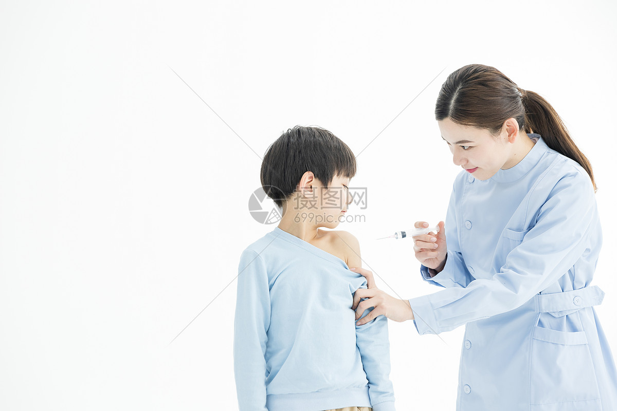 护士给儿童打针图片