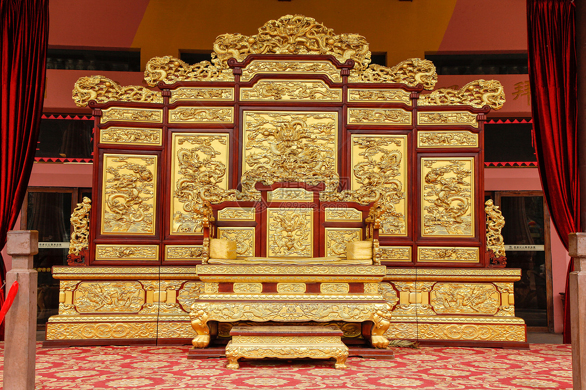 龙椅