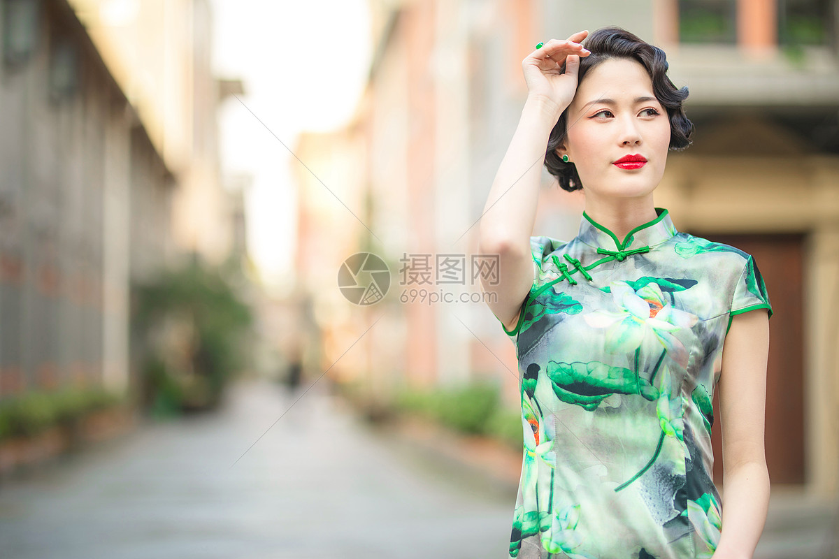 旗袍女性户外