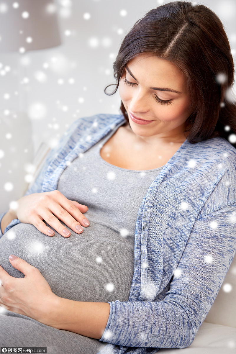 照片 外国人像 产科的 怀孕,生育,冬天,人期望的亲密的快乐孕妇大肚子
