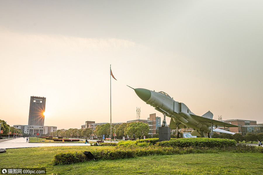 南昌航空大学飞机