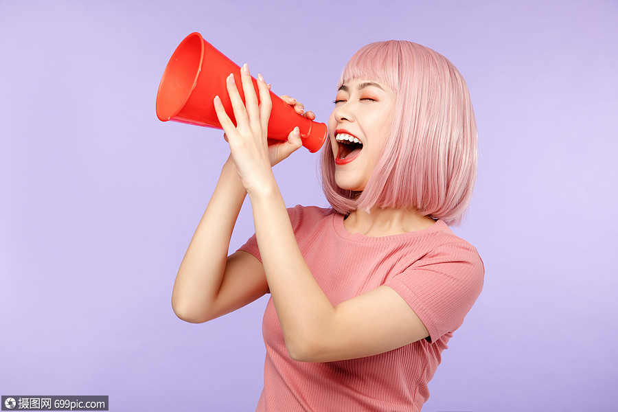 喊话美女活力模特图片