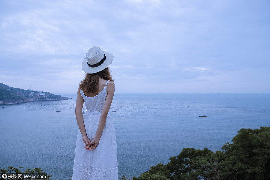 夏日海边清新美女背影女孩青春