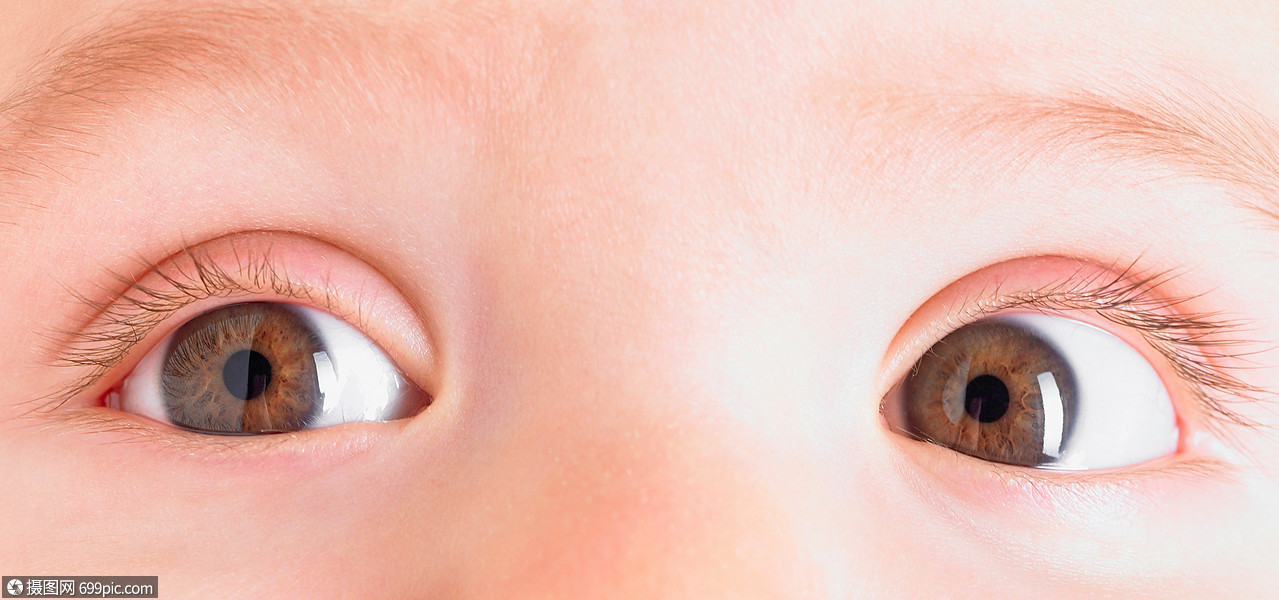 婴儿眼睛的特写镜头童年外国