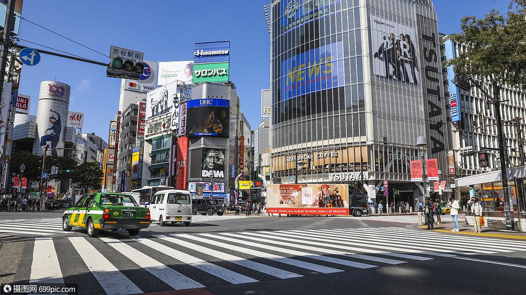 繁华的东京涉谷商业街街景街道日本旅游