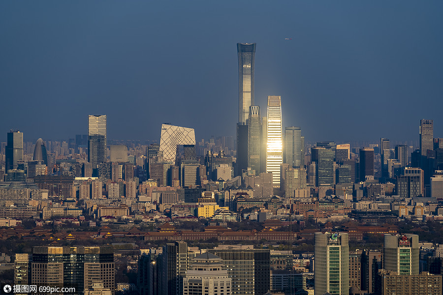 黄昏北京城市中国尊高楼大厦
