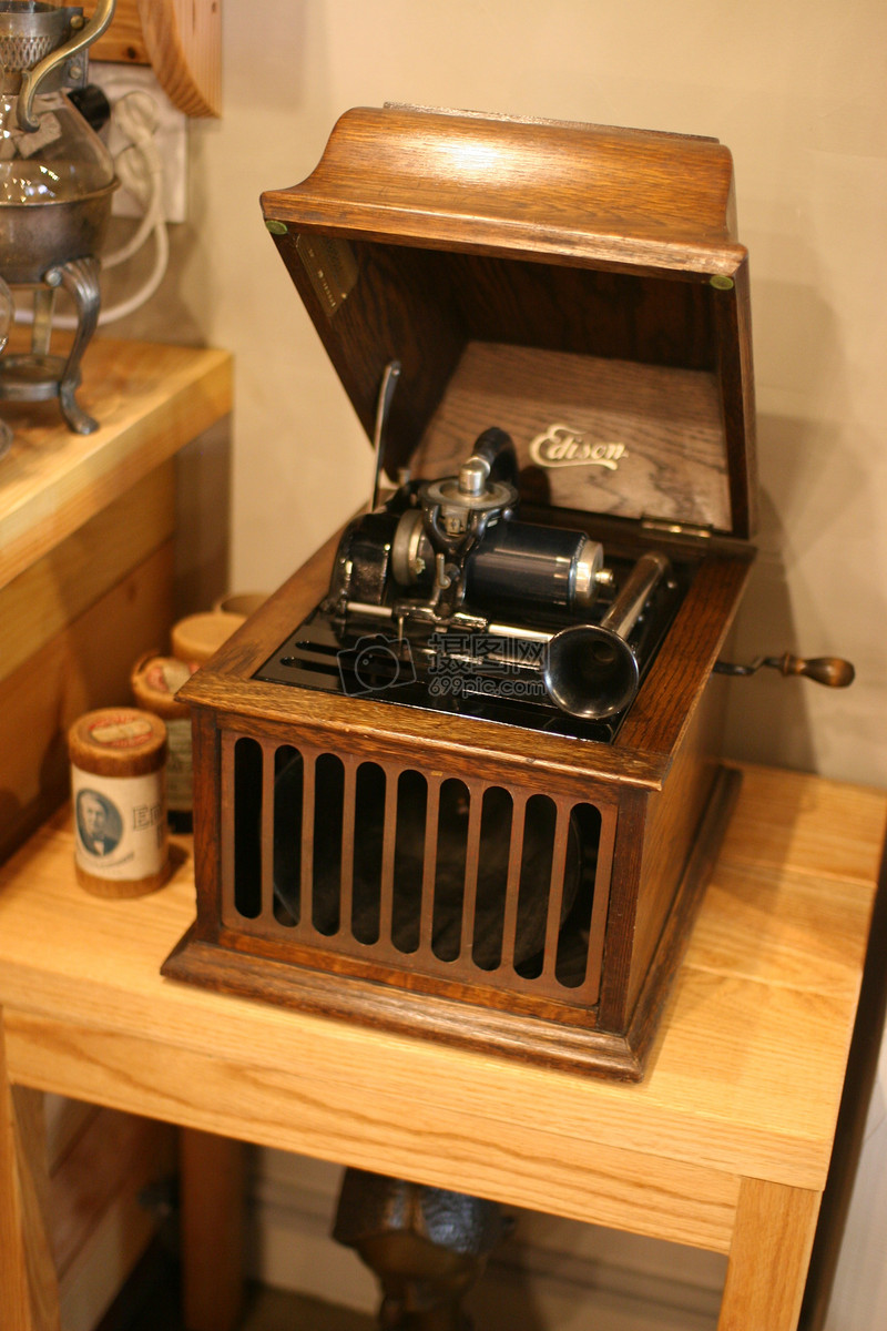 音乐留灯光古董木制桌子八音盒祖奶奶留下来的八音盒图片祖奶奶留下来