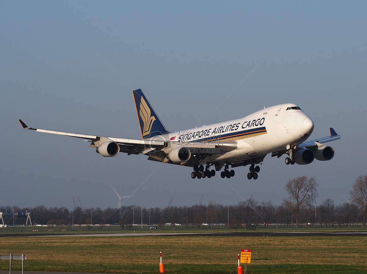 新加坡貨運航空公司的波音747-412f飛機起飛