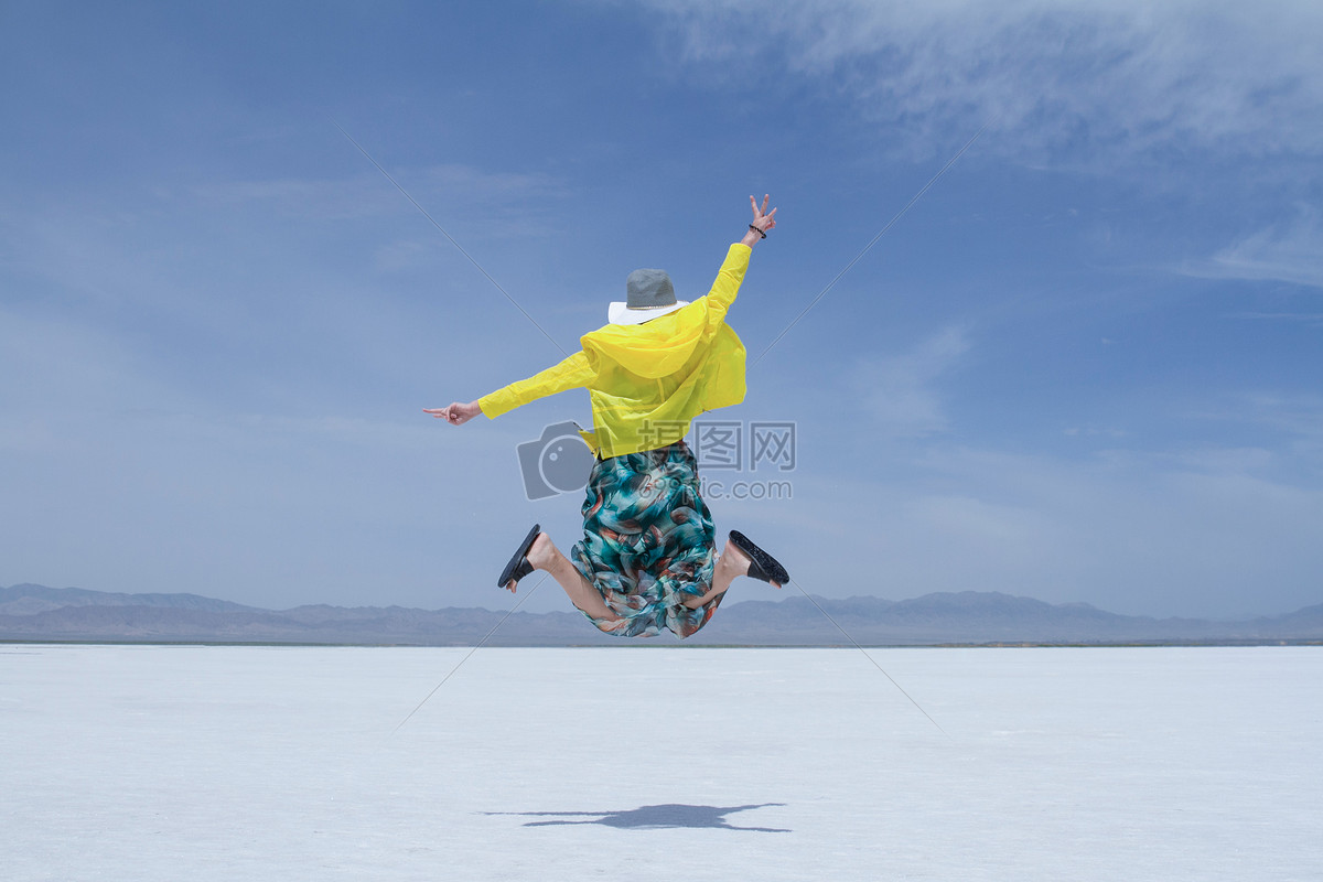 跳躍的女孩圖片素材_免費下載_jpg圖片格式_vrf高清圖片500437419_攝