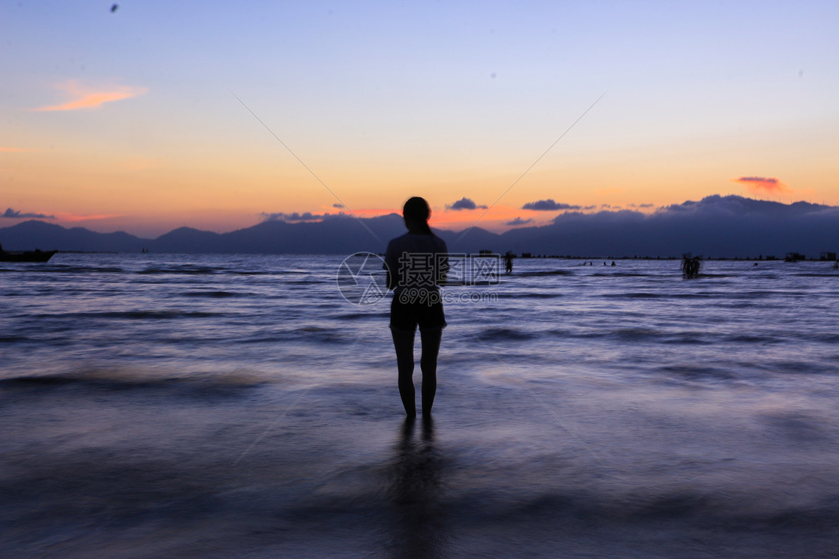 圖片 照片 自然風景 海灘夏天日落人物剪影.