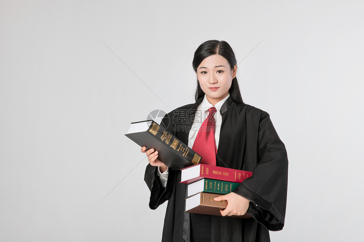 女律师法官
