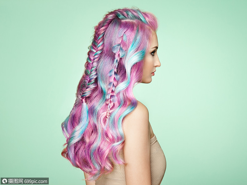 五颜六色的染发发型完美的女孩完美健康染发的模特彩虹发型头发特雷斯
