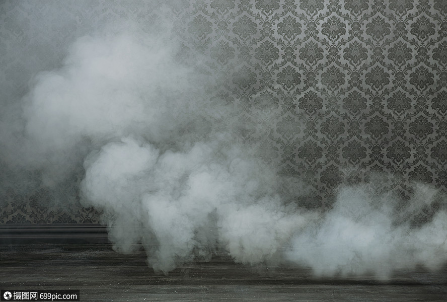 老灰屋里弥漫着浓烟动态神秘的