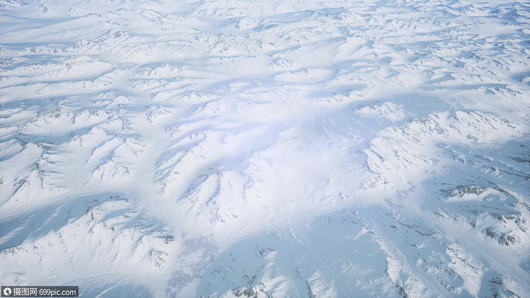 积雪覆盖地形的鸟瞰图白雪覆盖的地形天线南极
