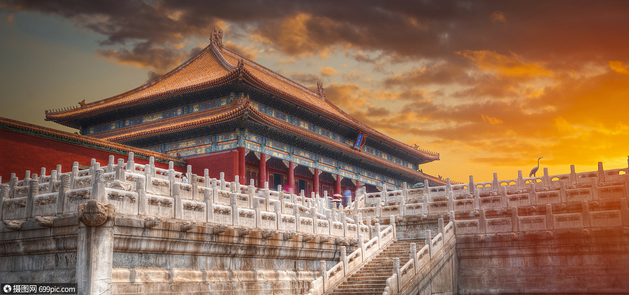 北京郊区的夏季皇宫中国瓷器地标