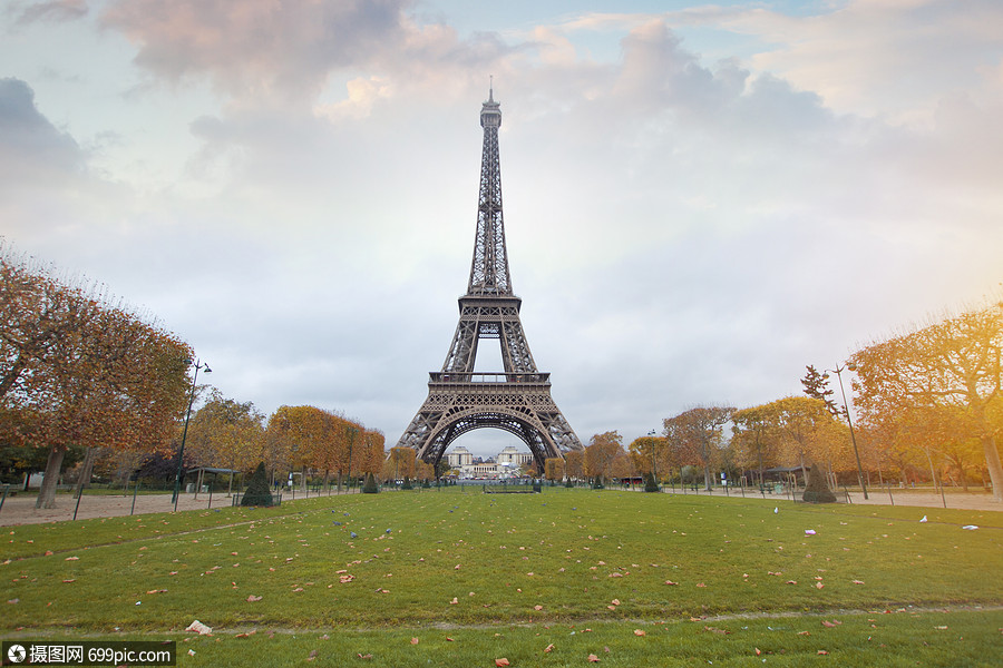法国巴黎著名埃菲尔铁塔的美丽景色