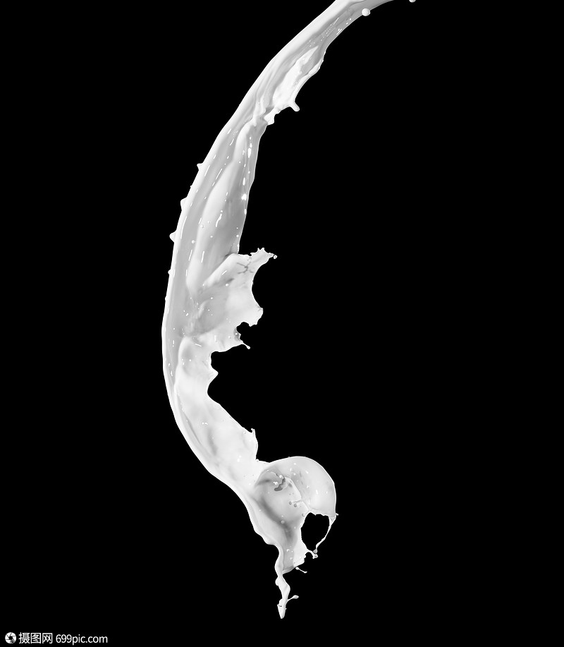 牛奶飞溅白色牛奶溅黑色背景上行动涟漪