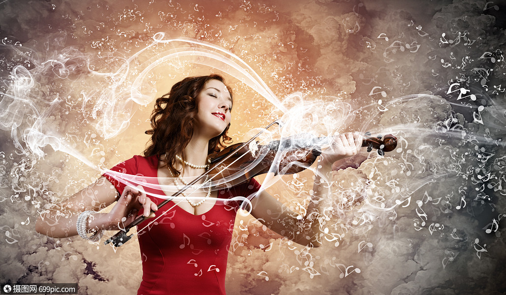 女小提琴手轻迷人的女人穿着红色连衣裙拉小提琴