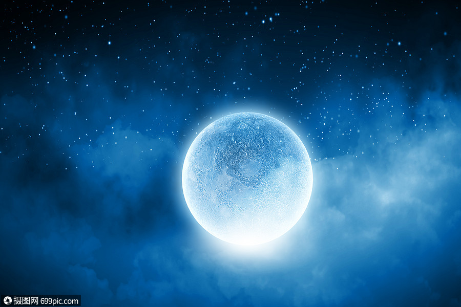 蓝色的月亮紧紧握住蓝色发光的月亮的人的手