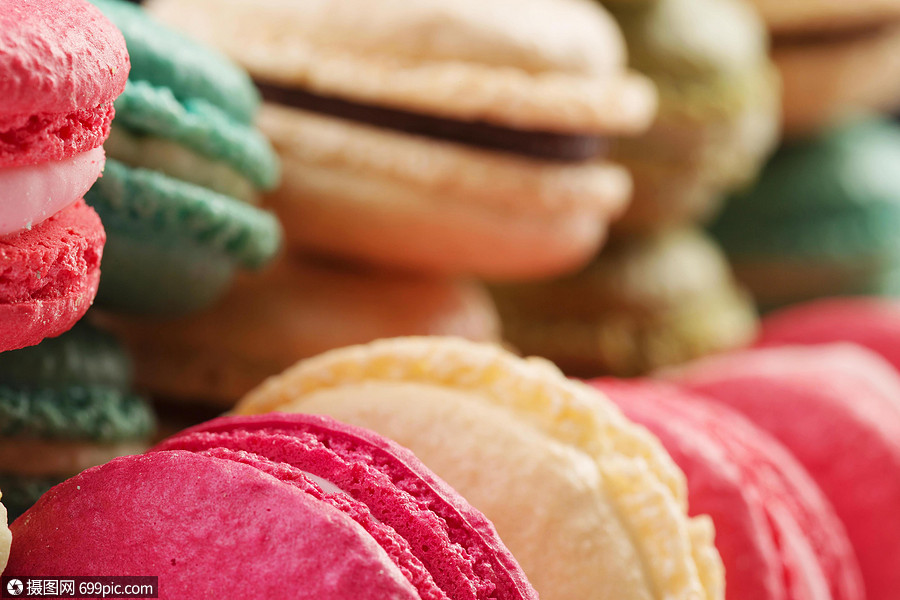 套美味的马卡龙排排五颜六色的美味马卡龙美食学棕色的