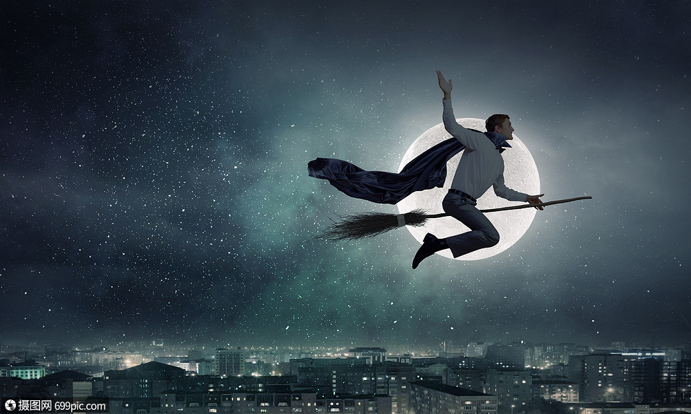 男人骑扫帚轻的商人高空的扫帚上飞翔