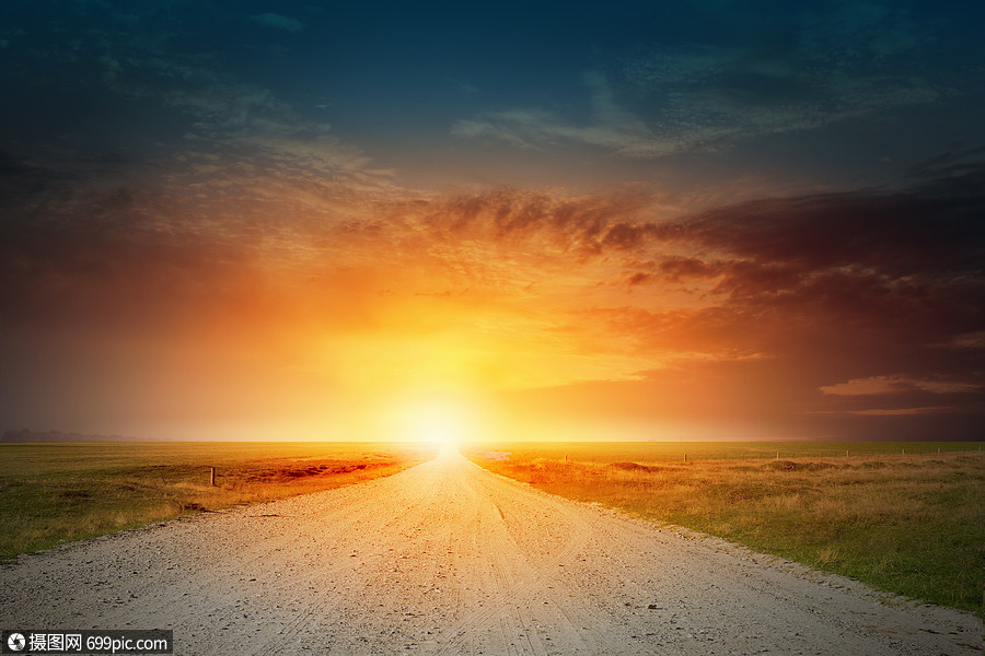 日出路上空沥青路太阳天际线升天气遥远的