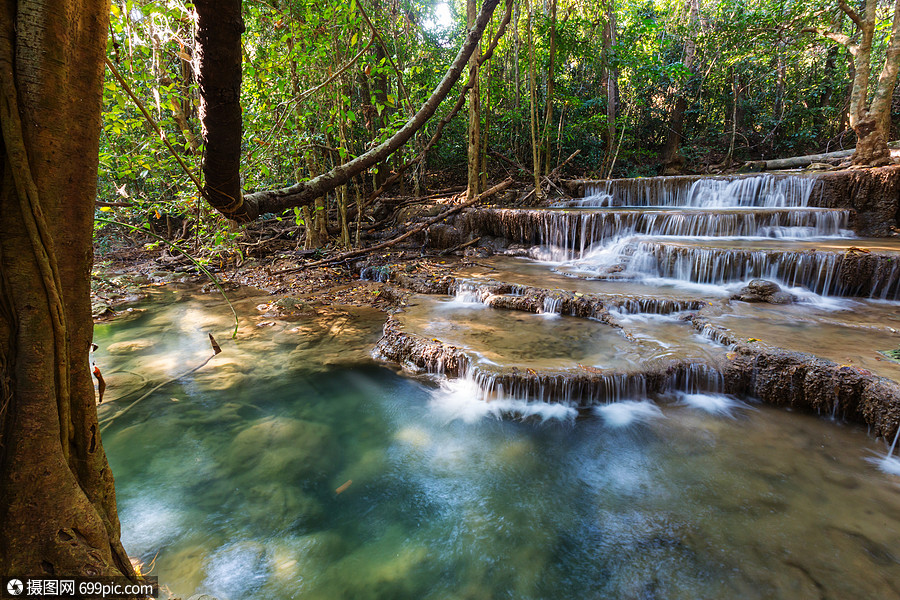 美丽的瀑布热带雨林,坎查纳布里省,东南亚,泰国自然纯洁