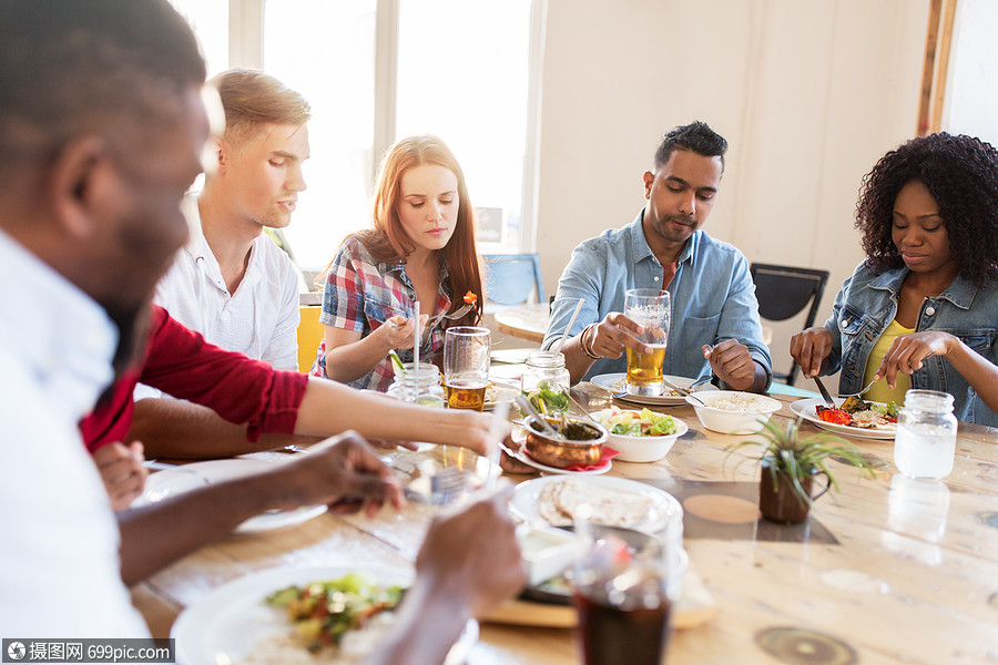 休闲,食物人的群国际朋友餐厅吃饭朋友们餐馆吃饭