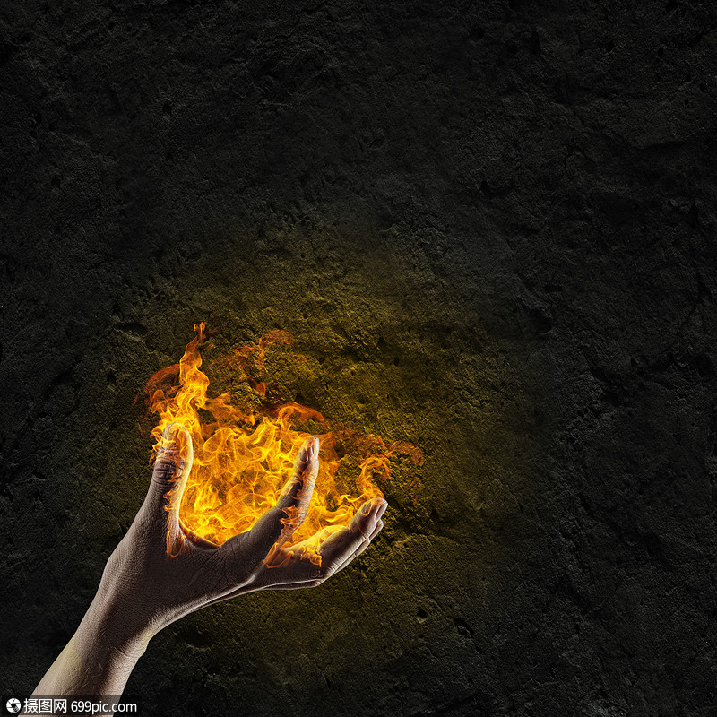 手里着火紧紧握住火焰的人的手人类神秘