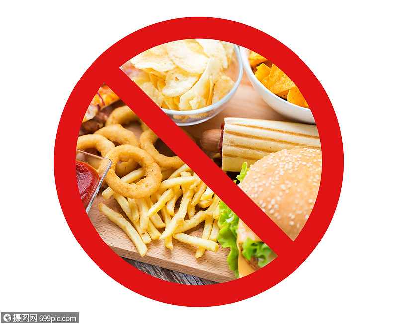 肥胖健康的饮食油炸鱿鱼圈,炸薯条其他零食背后没符号圆圈反斜杠禁止
